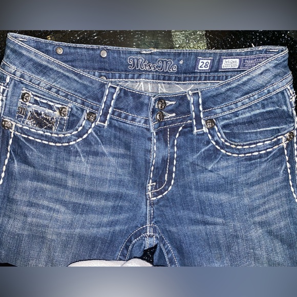 Woman’s Miss Me jeans - Picture 4 of 7